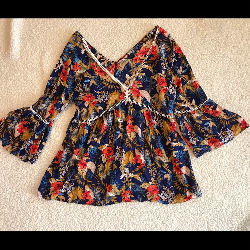 Fun shirt, 3/4 bell sleeves